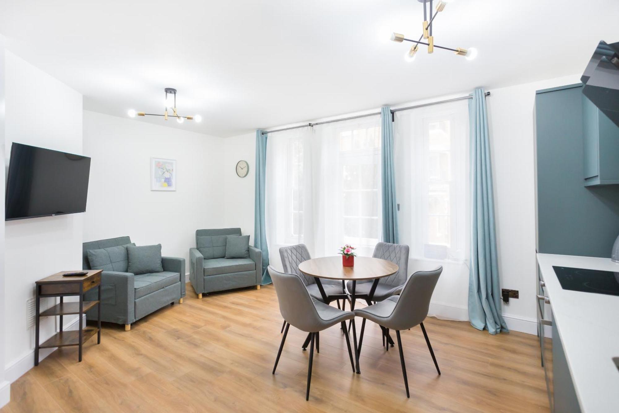 City Centre One Bedroom Apartment Next To Station, Newly Renovated Londra Exterior foto